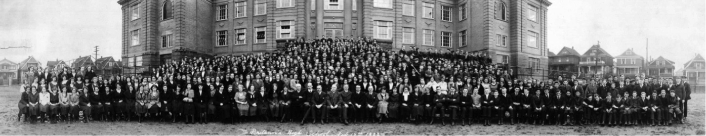 School portrait of staff and students, 1920 (courtesy of the Vancouver City Archives.)