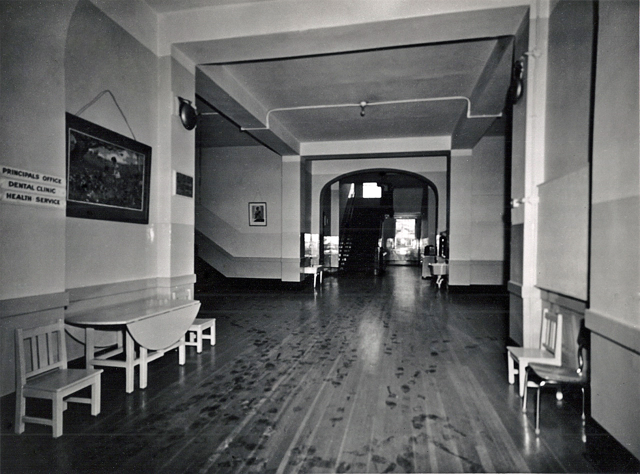 dawson-annex-first-floor-hallway-early-1960s