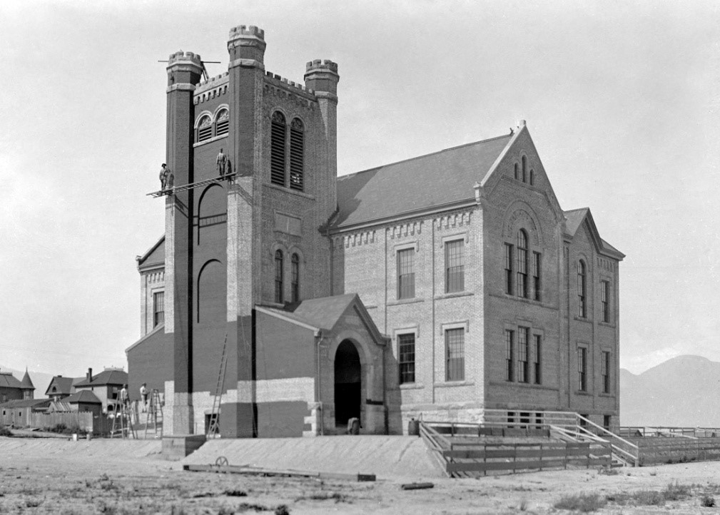 West End School under construction (1892).