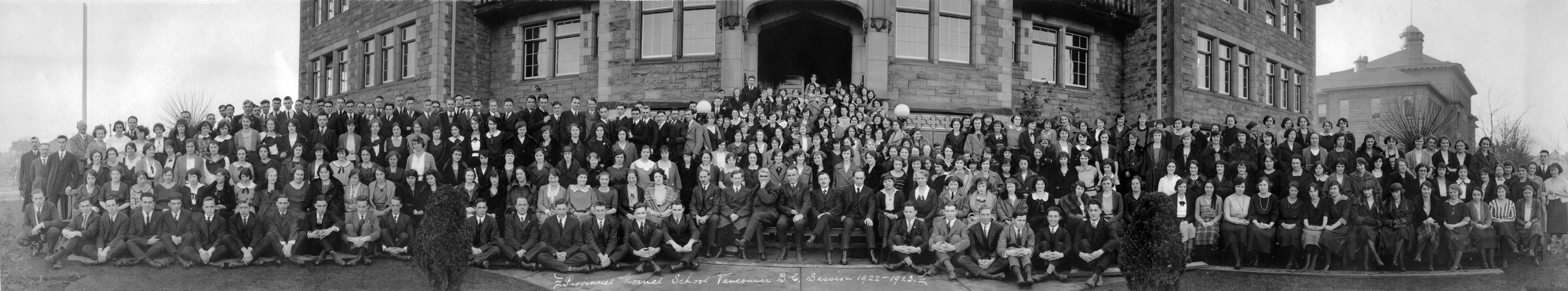 normal-school-teachjers-and-students-1923